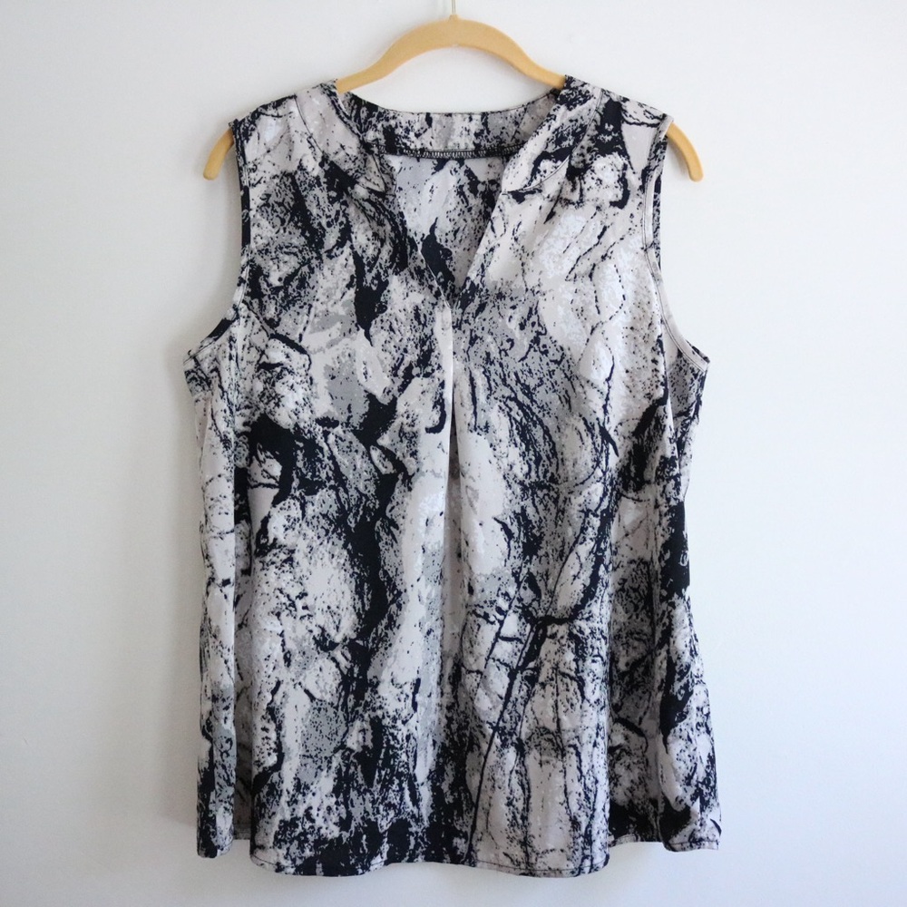 Black and White Splatter Distressed Graphic Print Sleeveless Tank Top